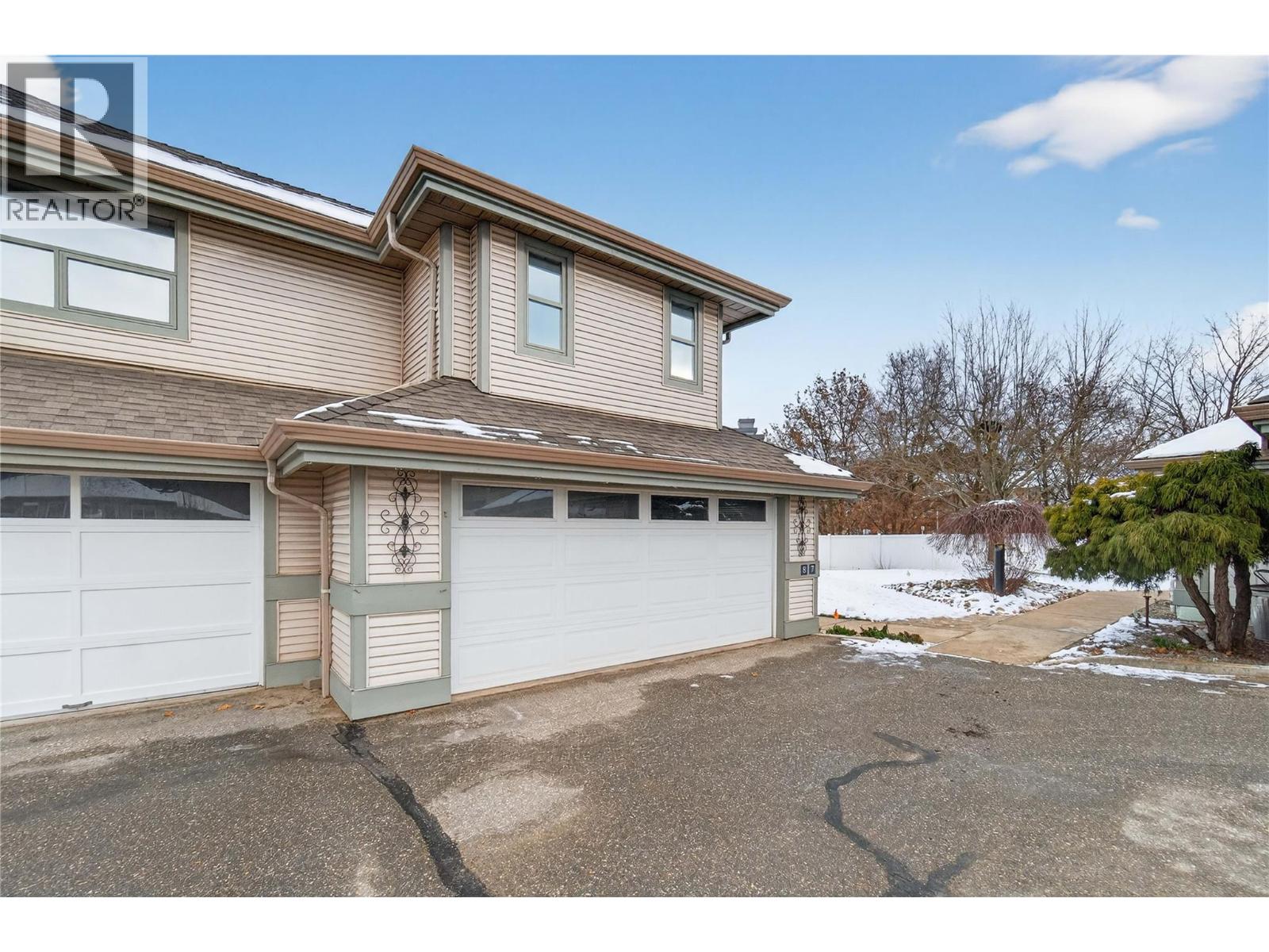 8 111 Harbourfront Drive Northwest, Salmon Arm