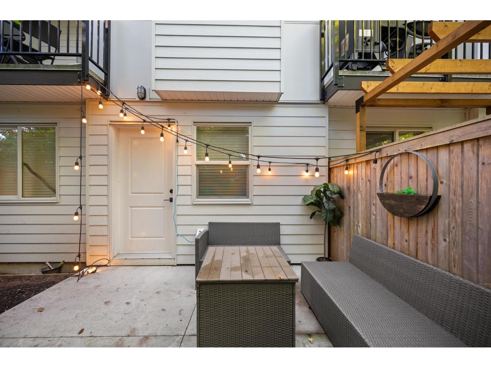 10 27640 LANTERN AVENUE, Abbotsford