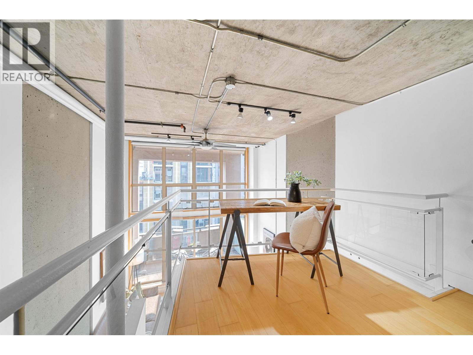 413 1529 W 6TH AVENUE, Vancouver