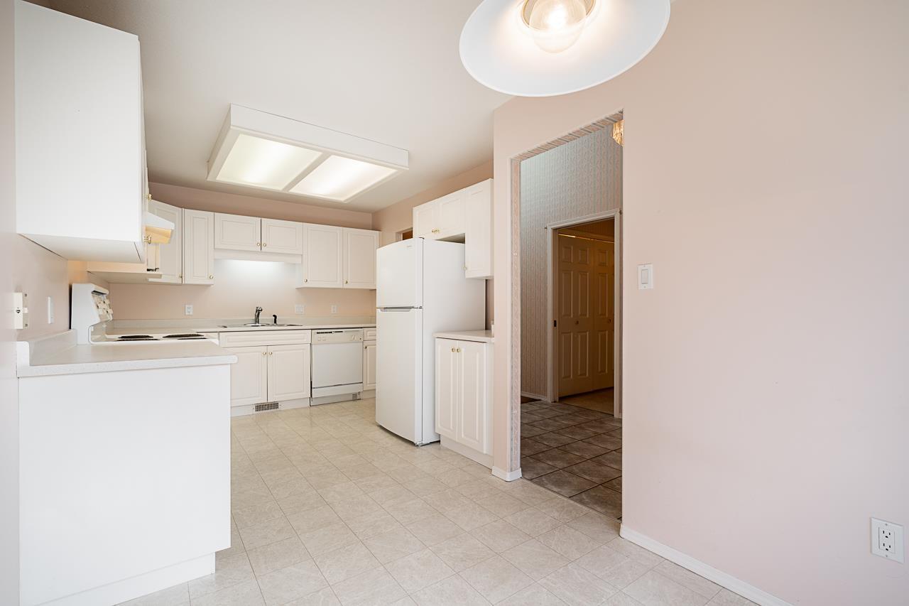 6 659 DOUGLAS STREET, Hope, Hope