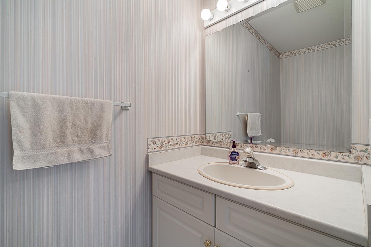 6 659 DOUGLAS STREET, Hope, Hope