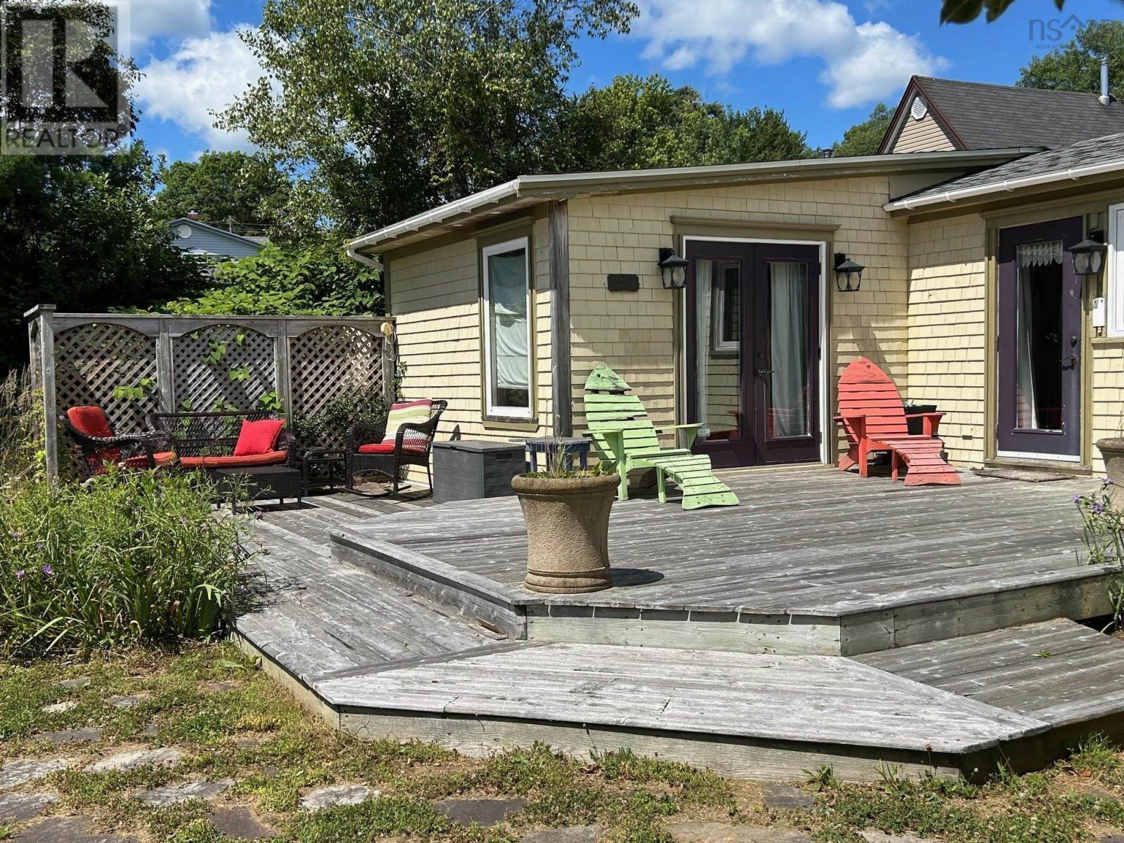 Property 1 of 29 of 142 Gold River Road