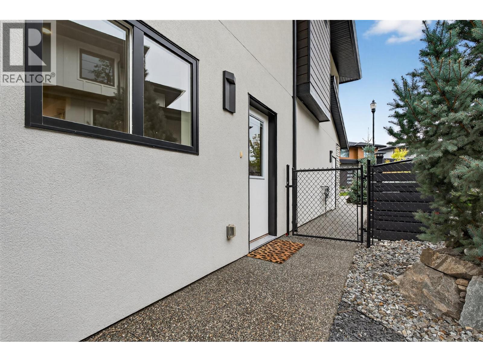 209 Summer Wood Drive, Kelowna