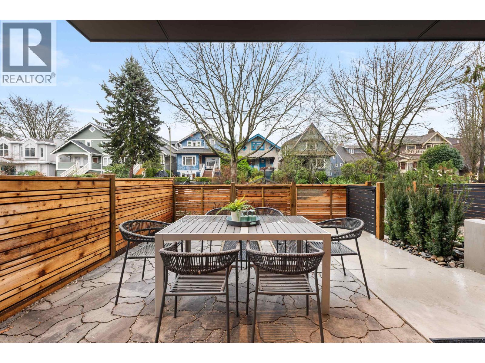 1 275 W 17TH AVENUE, Vancouver