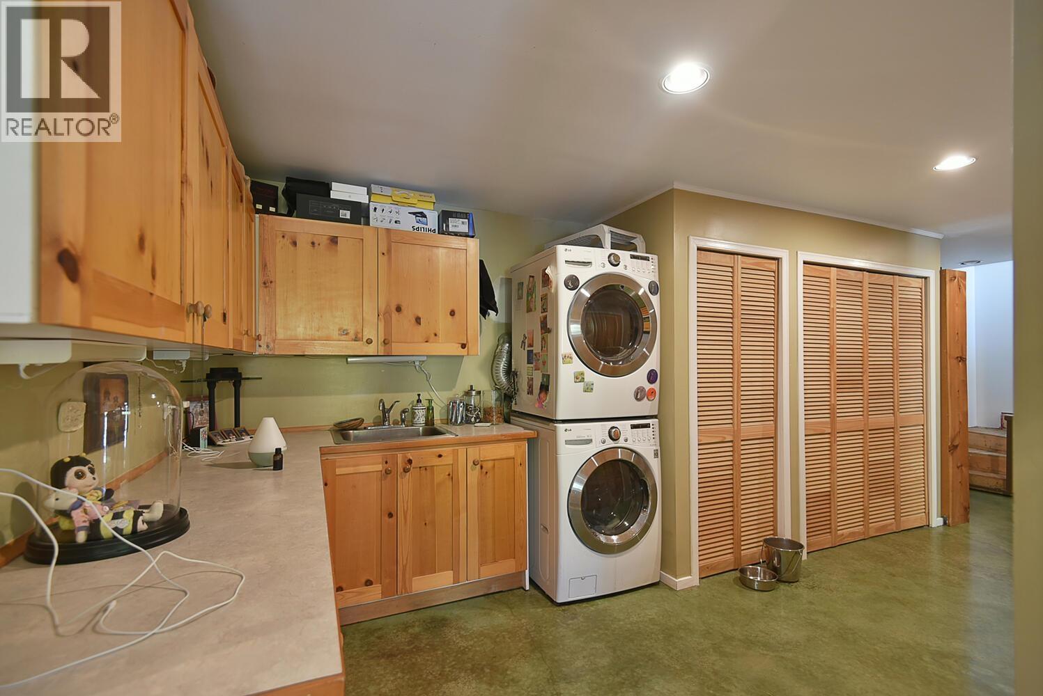 2855 LACEY PLACE, Roberts Creek