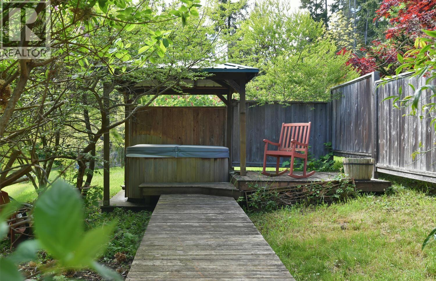 2855 LACEY PLACE, Roberts Creek