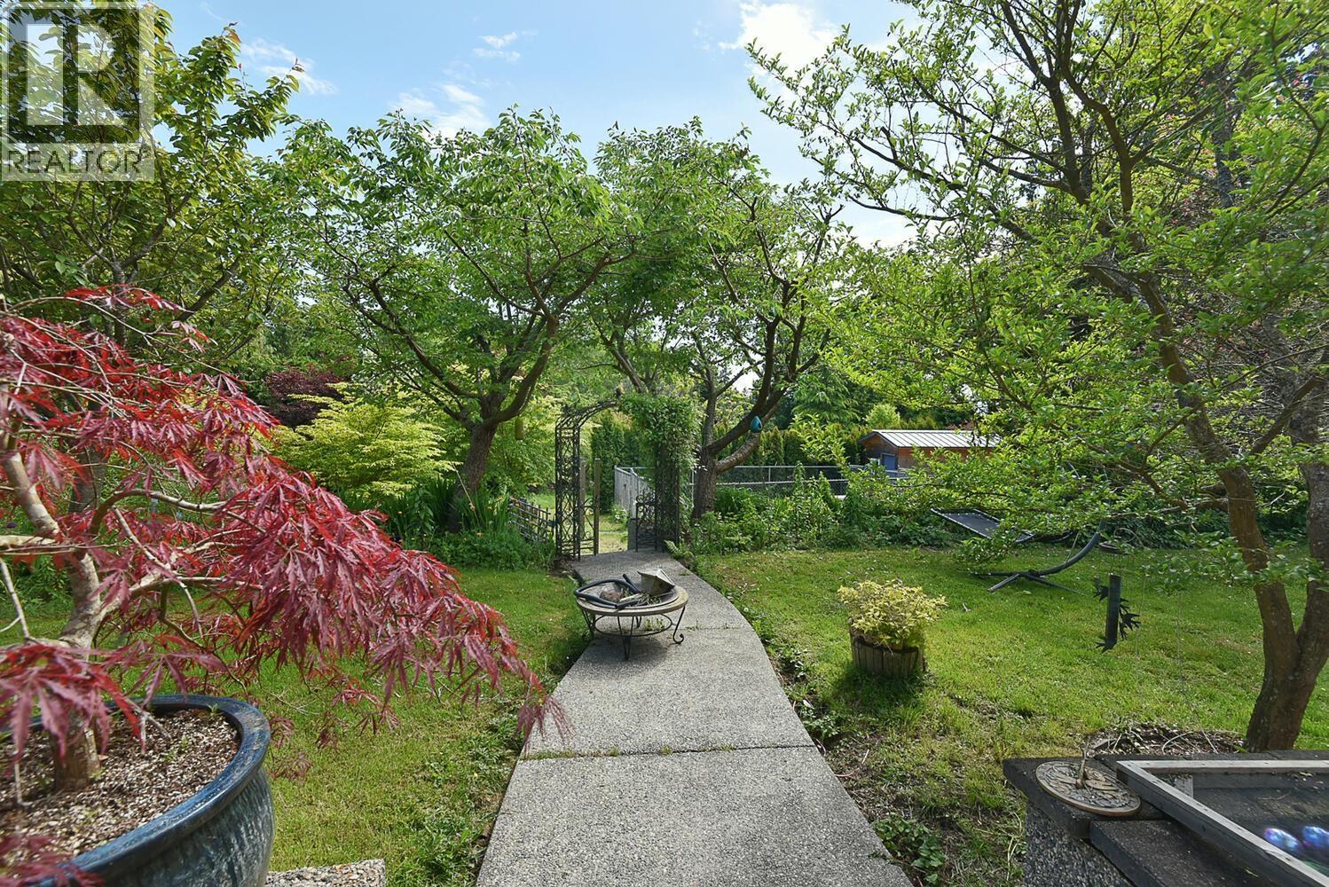 2855 LACEY PLACE, Roberts Creek