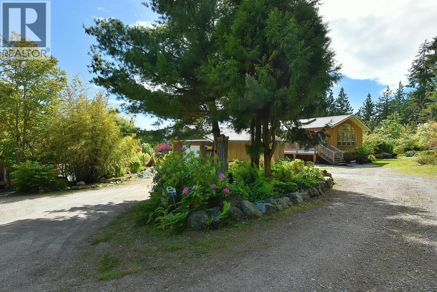 2855 LACEY PLACE, Roberts Creek