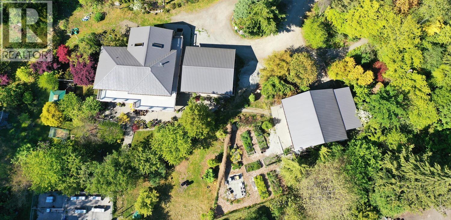 2855 LACEY PLACE, Roberts Creek