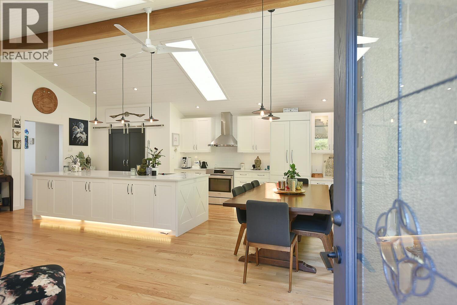 2855 LACEY PLACE, Roberts Creek