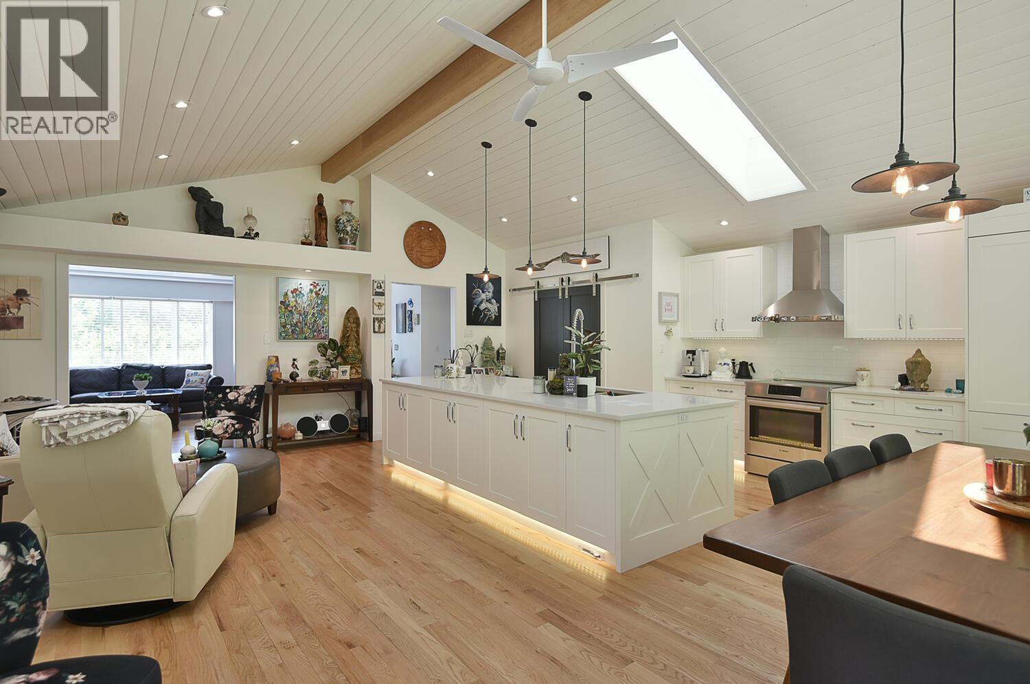 2855 LACEY PLACE, Roberts Creek