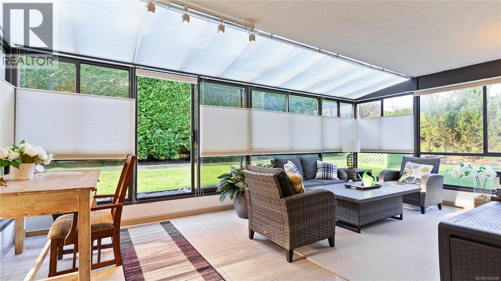 104 420 Linden Ave, Victoria