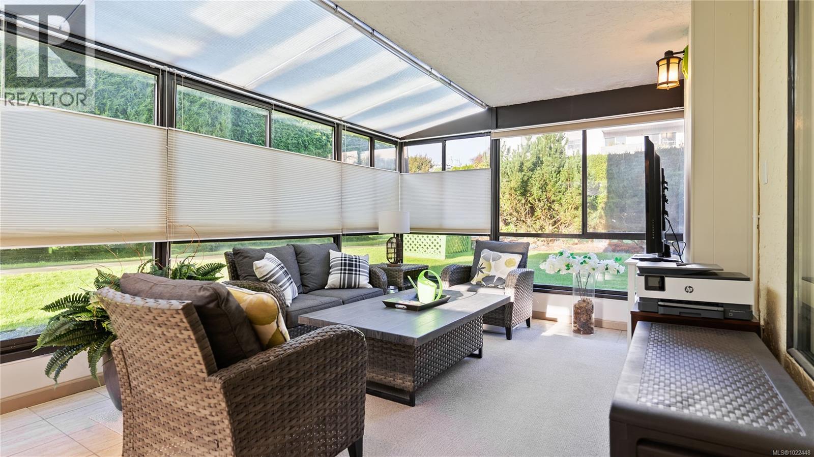 104 420 Linden Ave, Victoria