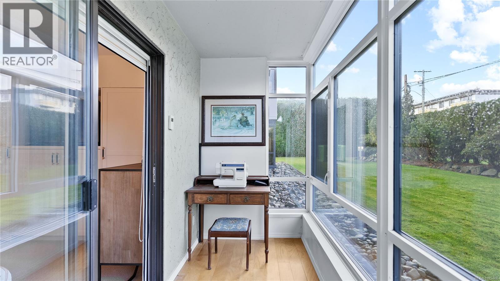 104 420 Linden Ave, Victoria