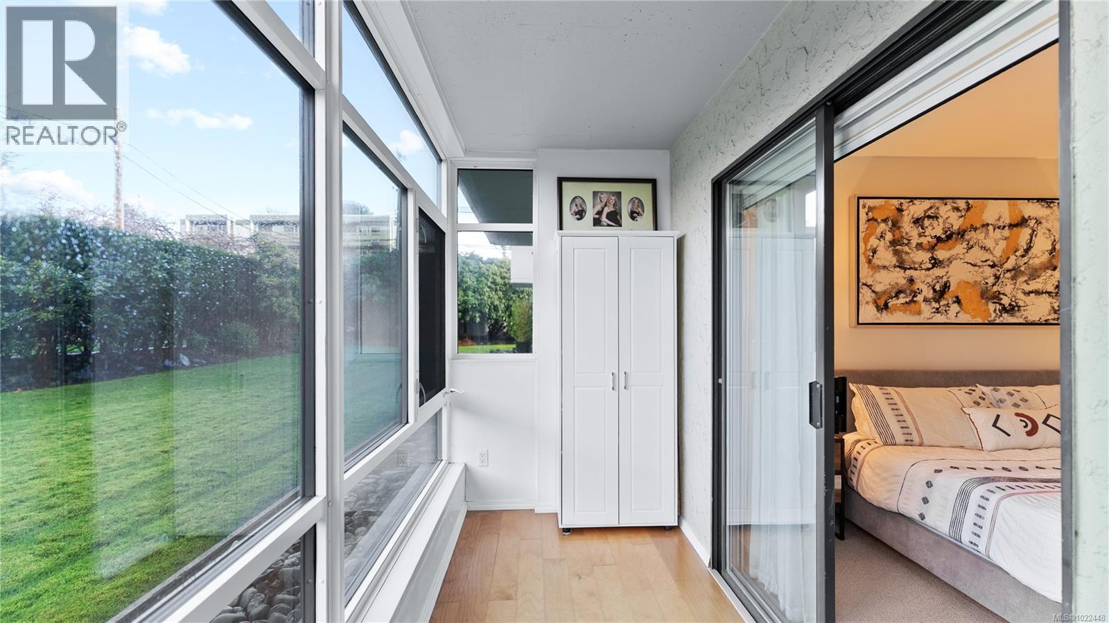 104 420 Linden Ave, Victoria