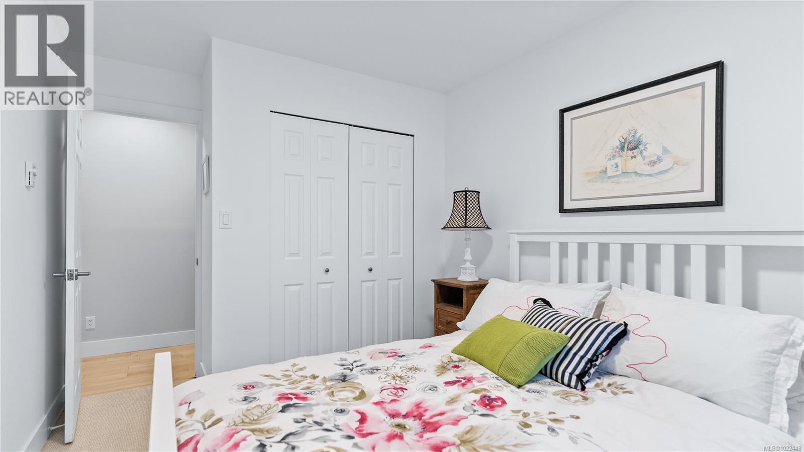 104 420 Linden Ave, Victoria