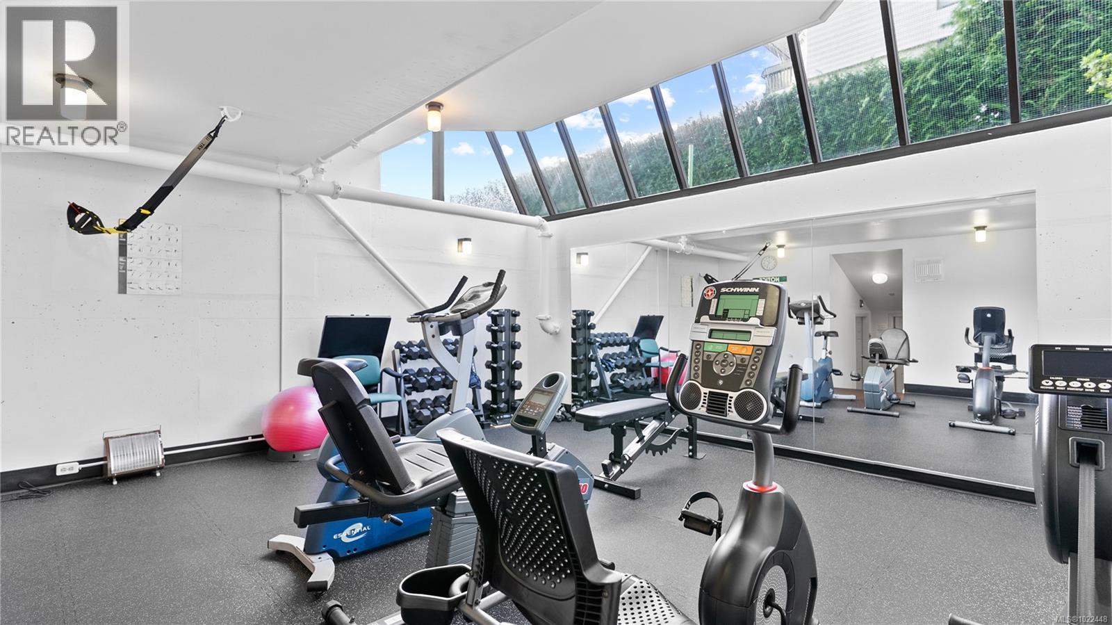 104 420 Linden Ave, Victoria