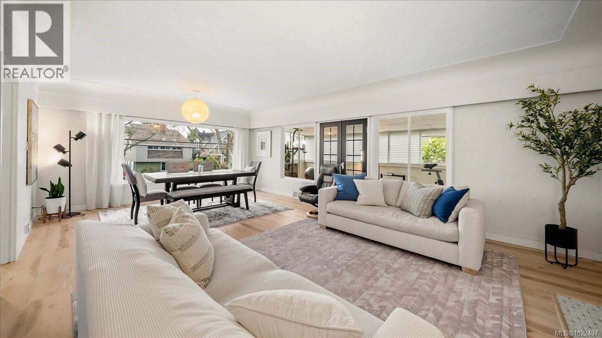  2360 Cranmore Road, Oak Bay