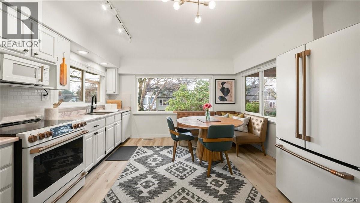  2360 Cranmore Road, Oak Bay