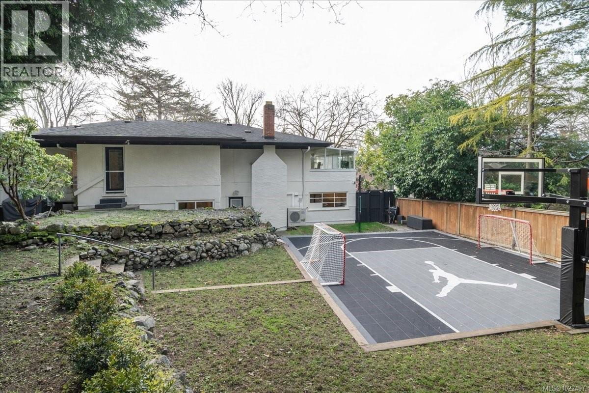  2360 Cranmore Road, Oak Bay
