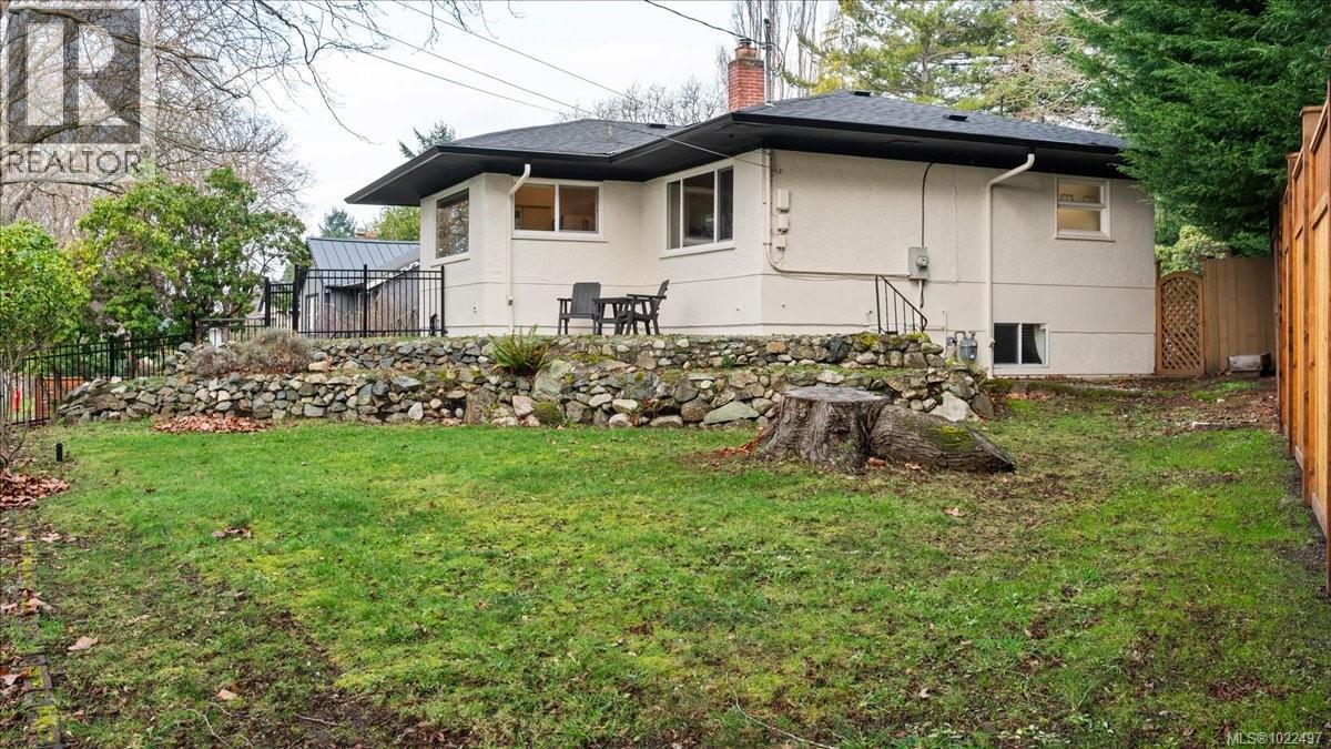  2360 Cranmore Road, Oak Bay
