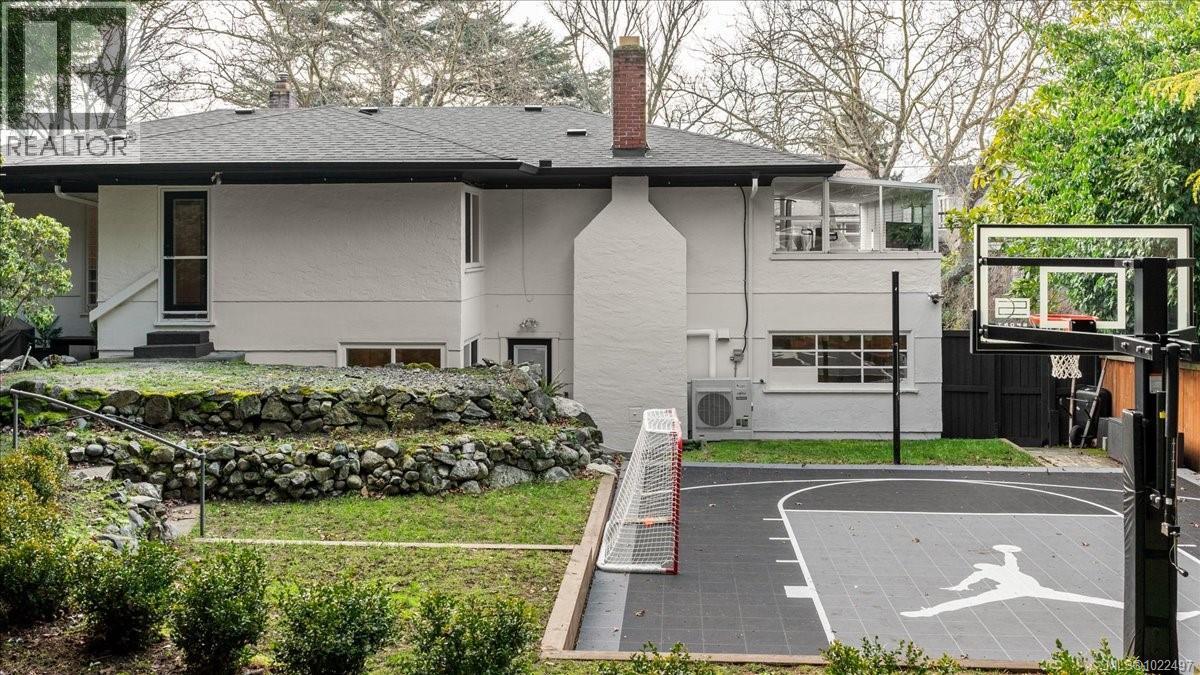  2360 Cranmore Road, Oak Bay