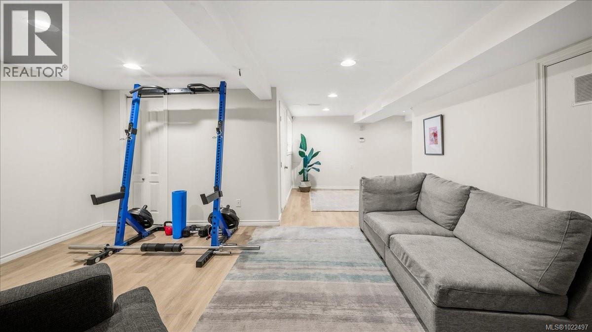  2360 Cranmore Road, Oak Bay