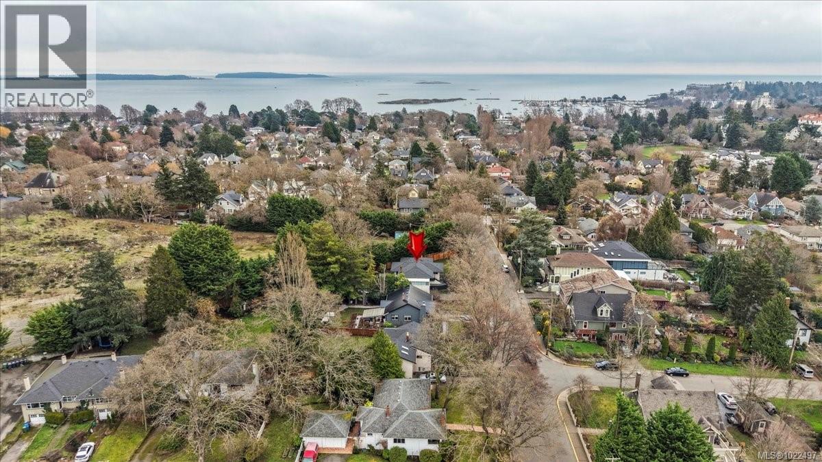  2360 Cranmore Road, Oak Bay