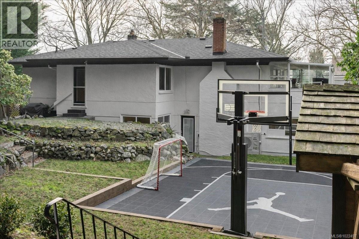  2360 Cranmore Road, Oak Bay