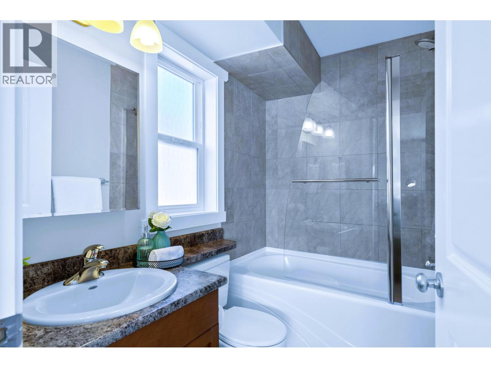  12801 Lake Hill Drive, Lake Country