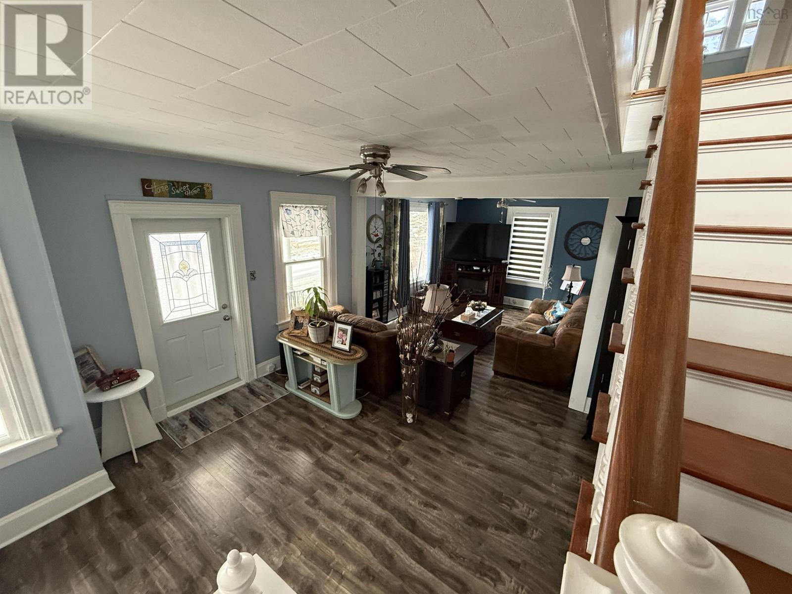 Property 15 of 49 of 13720 Highway 3