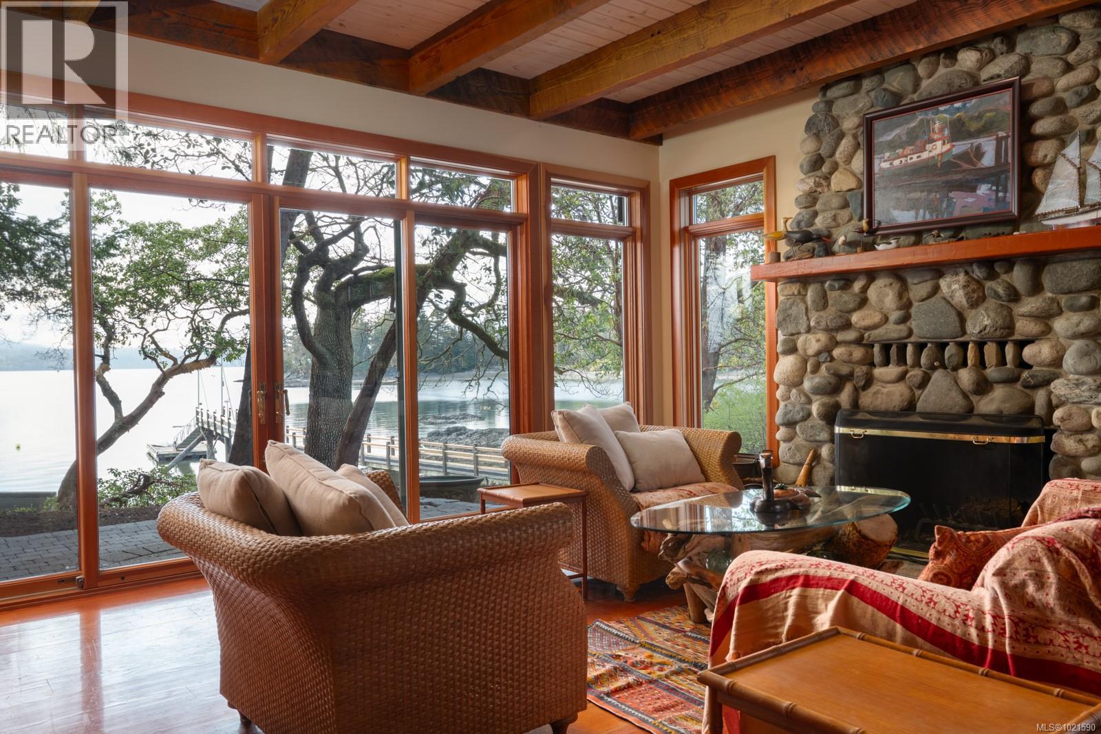 675 Towner Park Rd, North Saanich