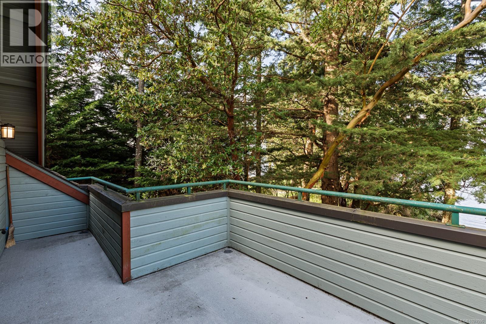 675 Towner Park Rd, North Saanich