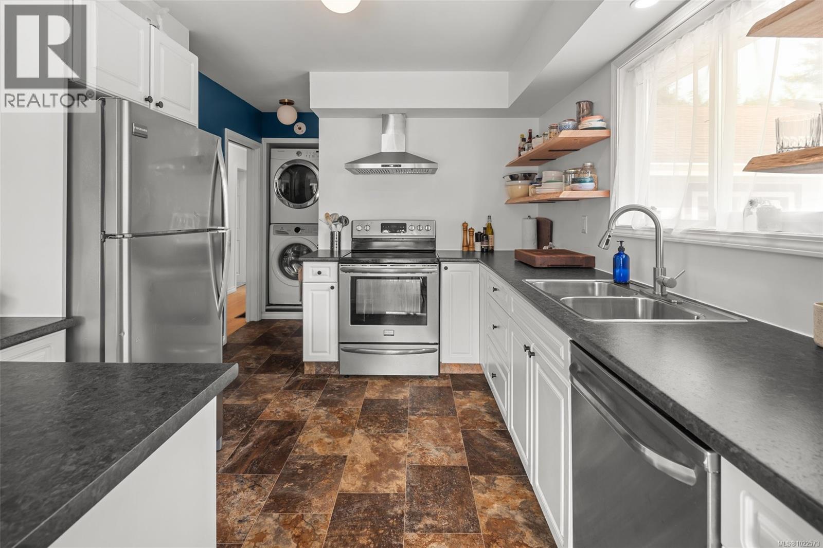 7147 Wright Rd, Sooke