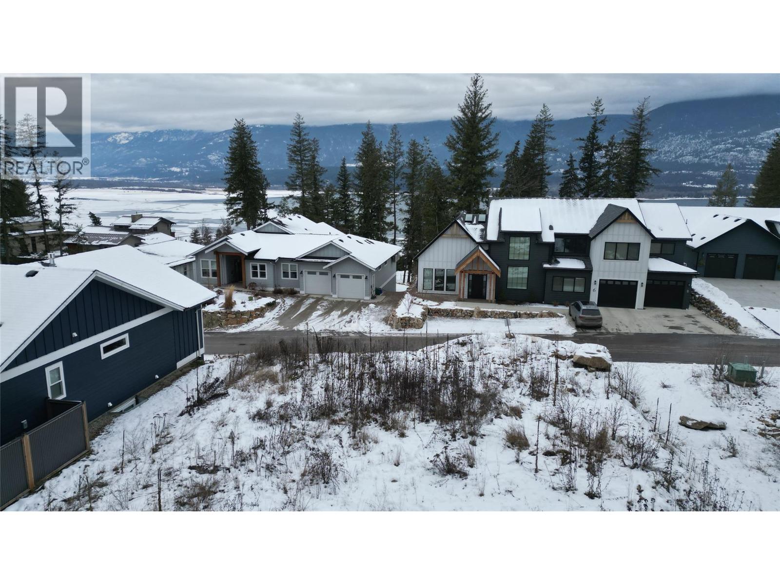 5 3820 20 Street Northeast, Salmon Arm