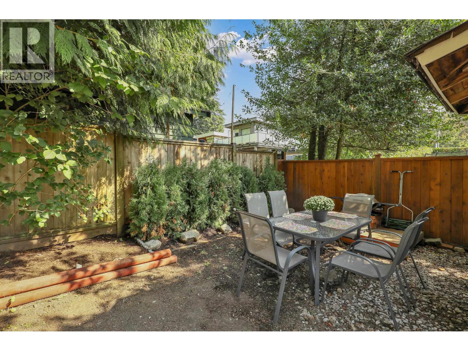 732 E 29TH STREET, North Vancouver
