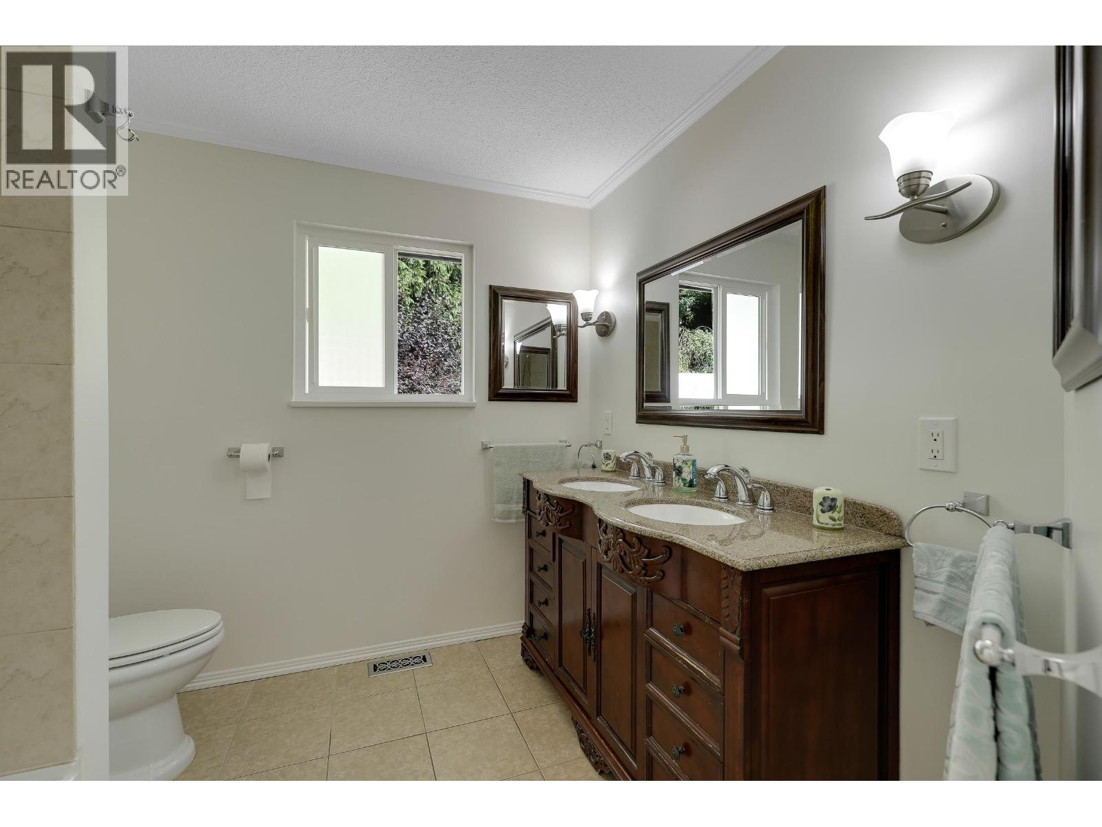 732 E 29TH STREET, North Vancouver