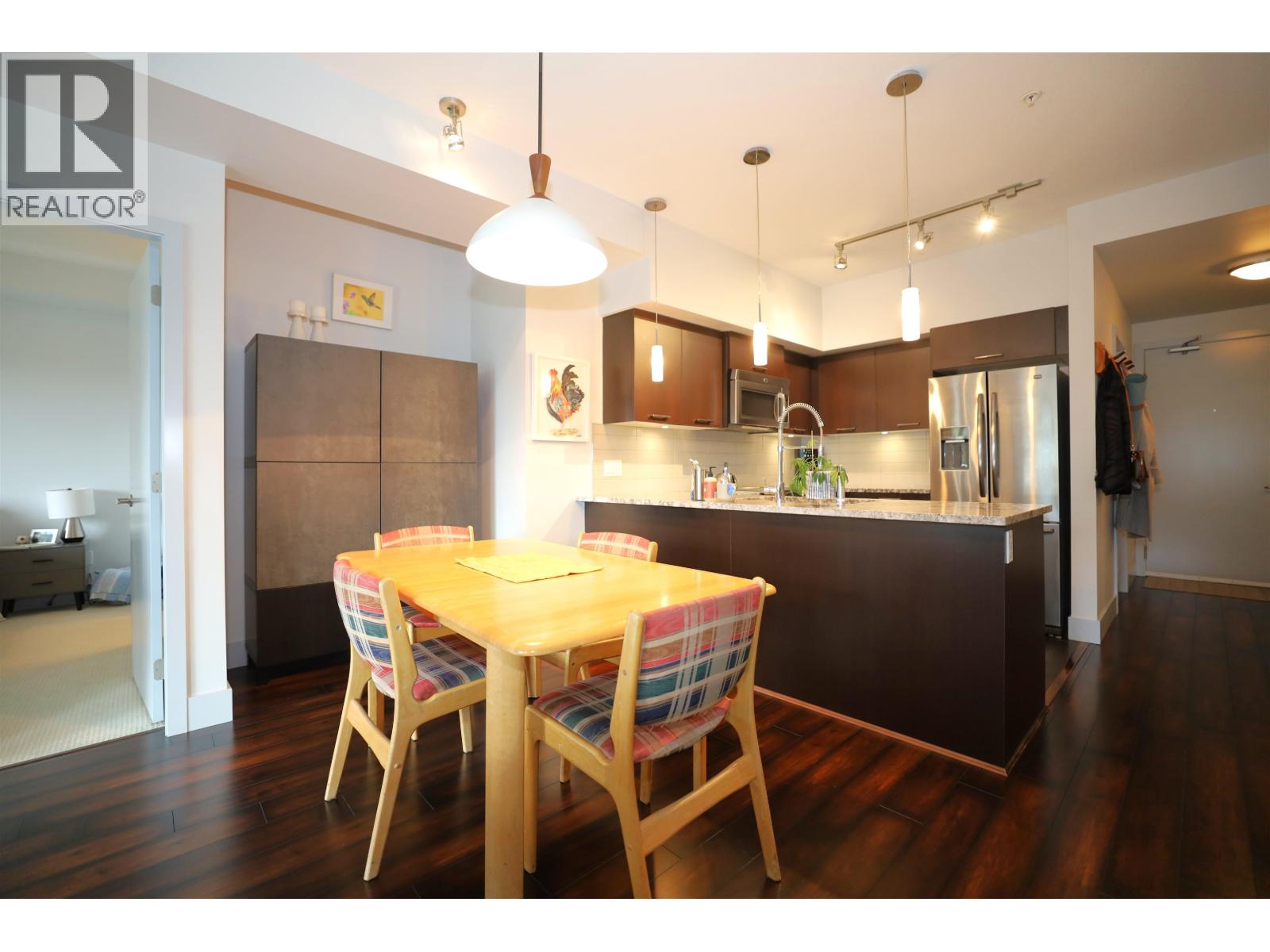 209 5682 WHARF AVENUE, Sechelt