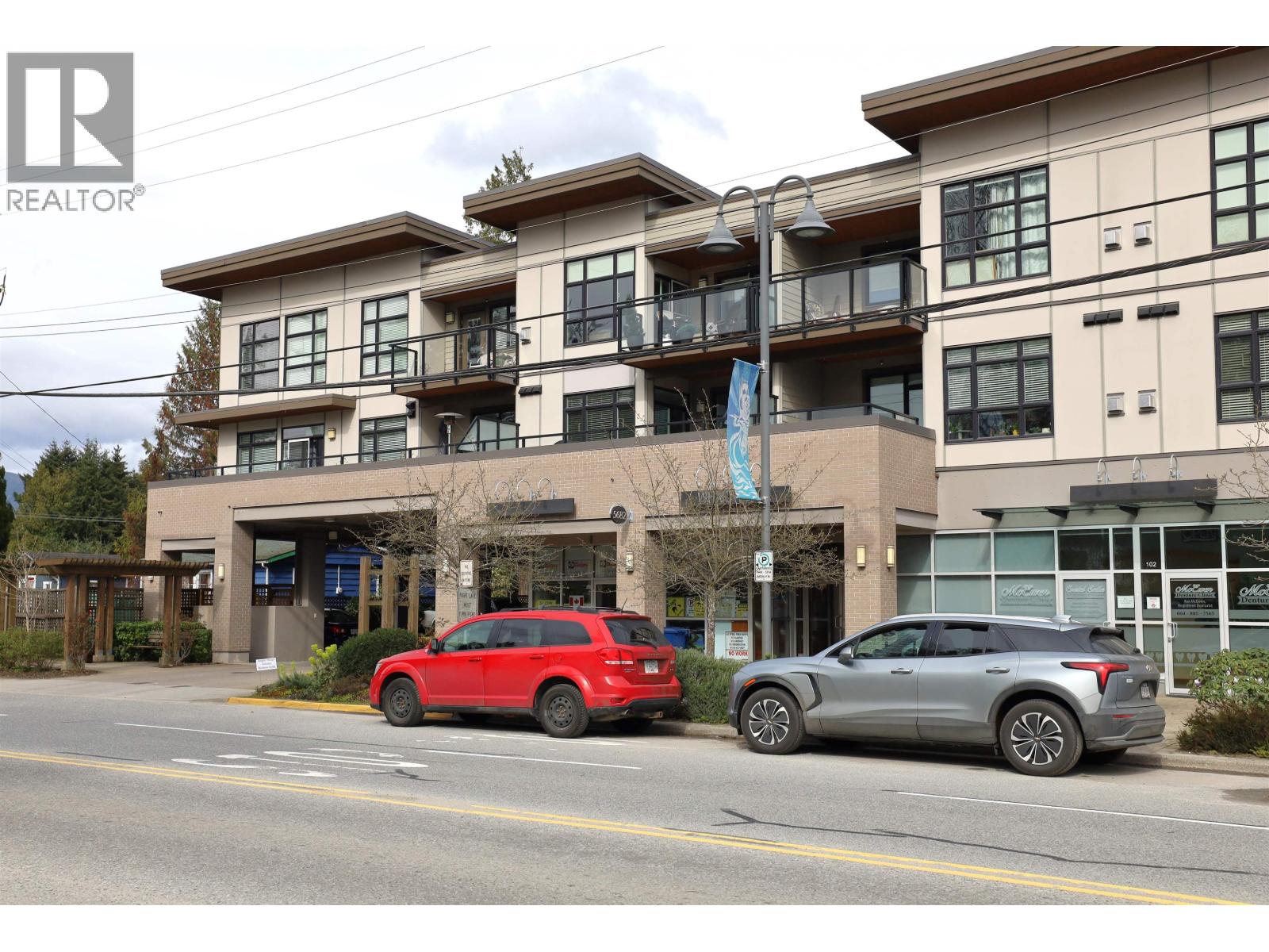 209 5682 WHARF AVENUE, Sechelt