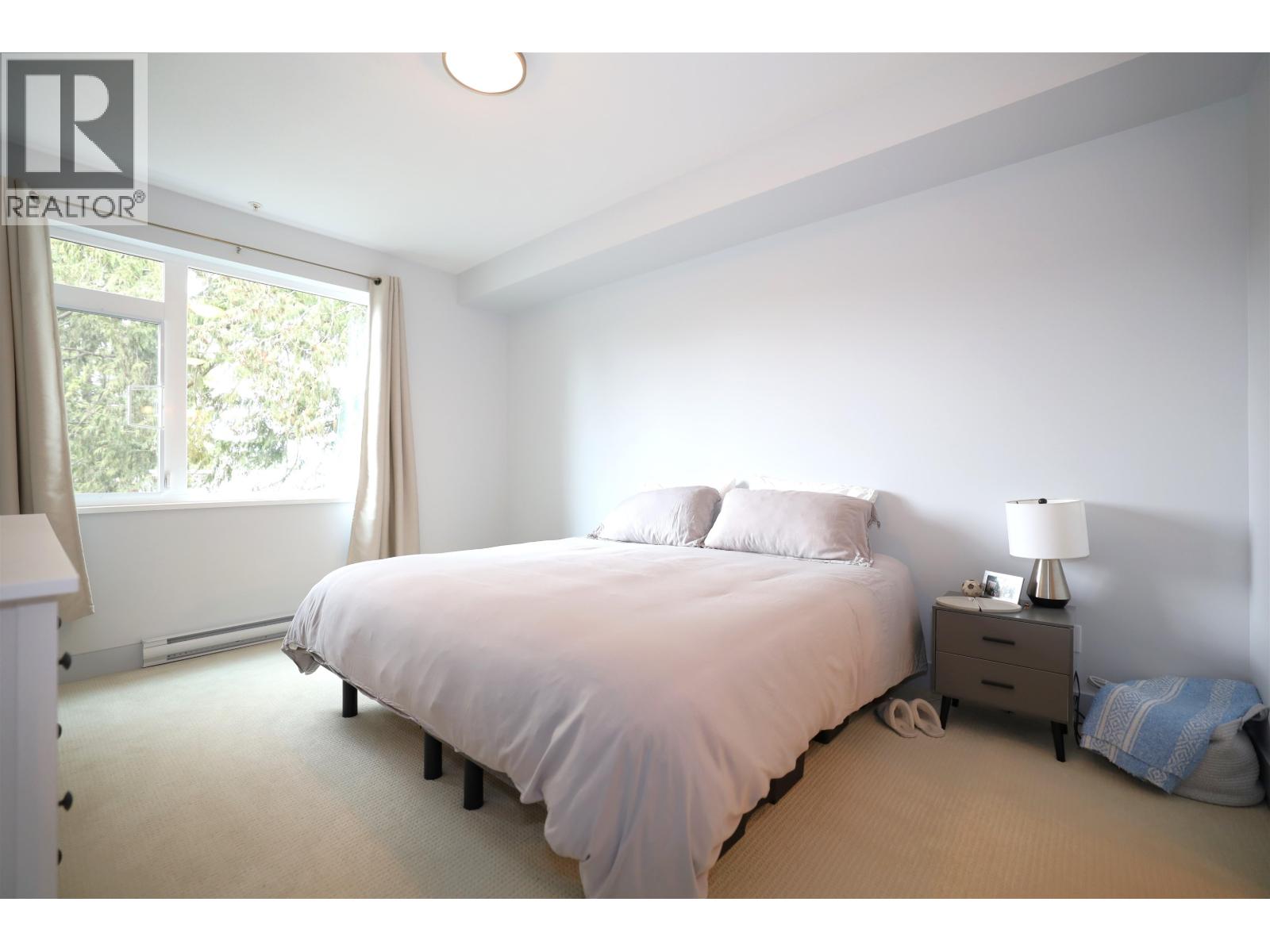 209 5682 WHARF AVENUE, Sechelt