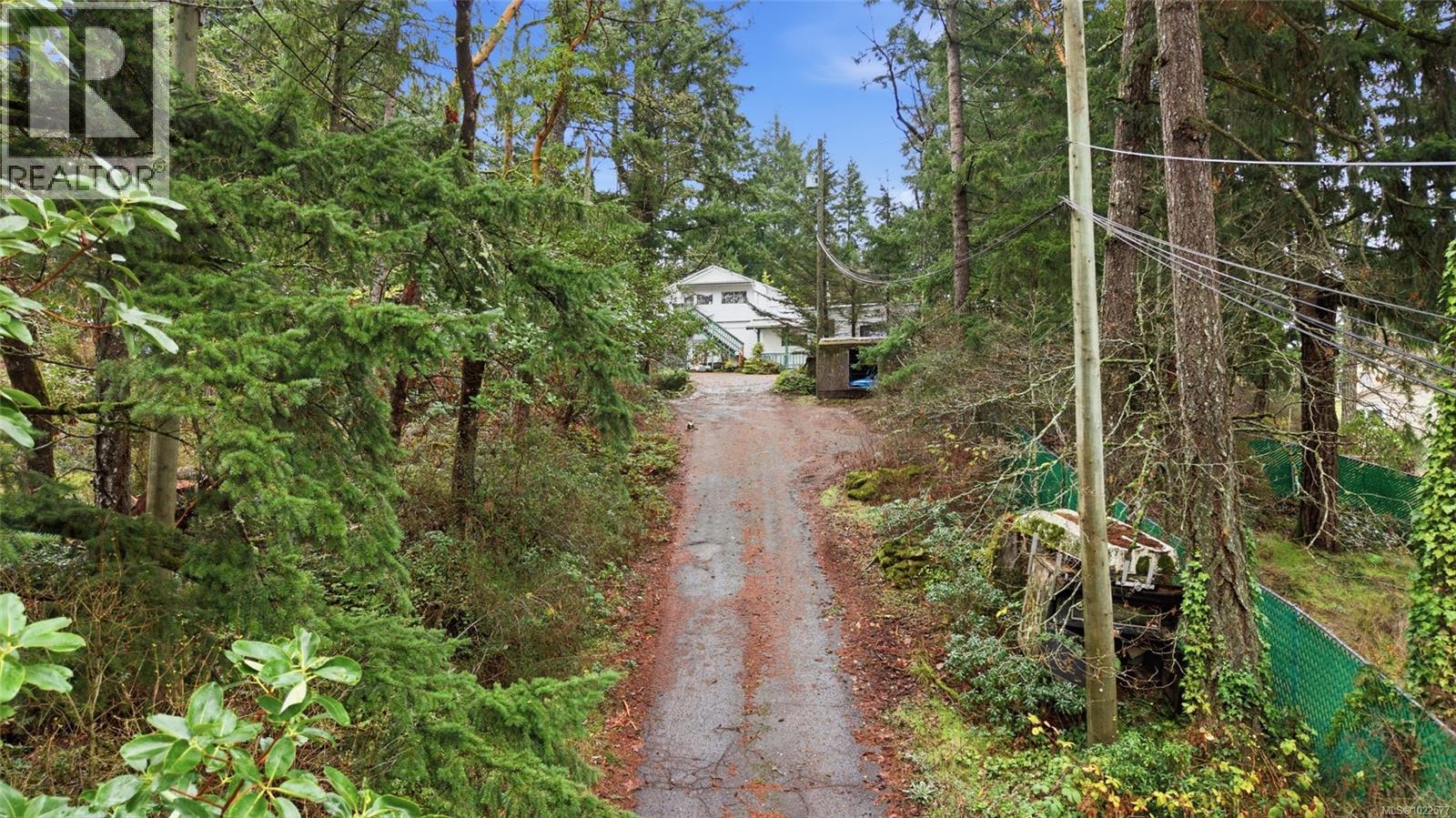 2511 Florence Lake Rd, Langford