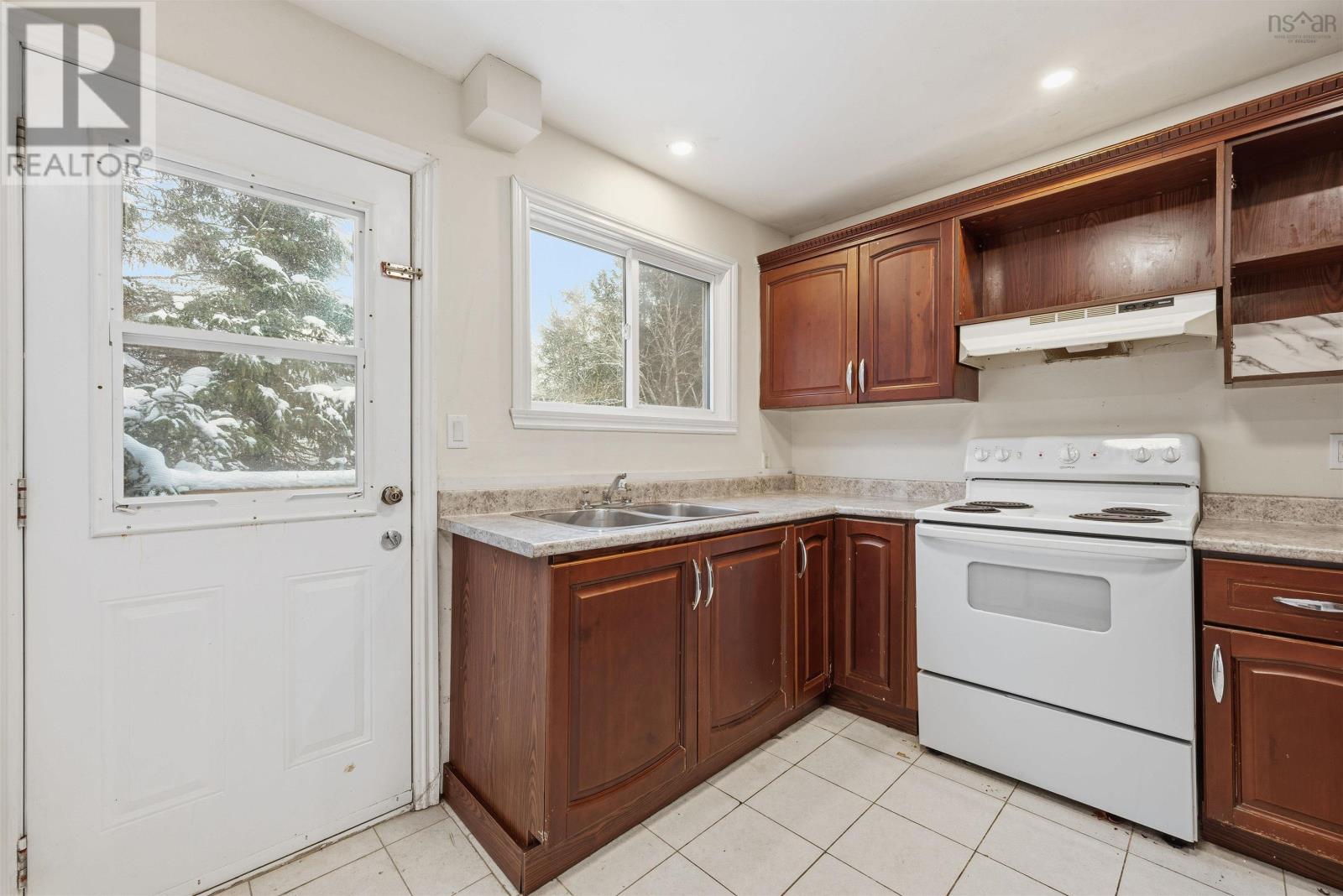 Property 25 of 46 of 64 Meadowbrook Drive