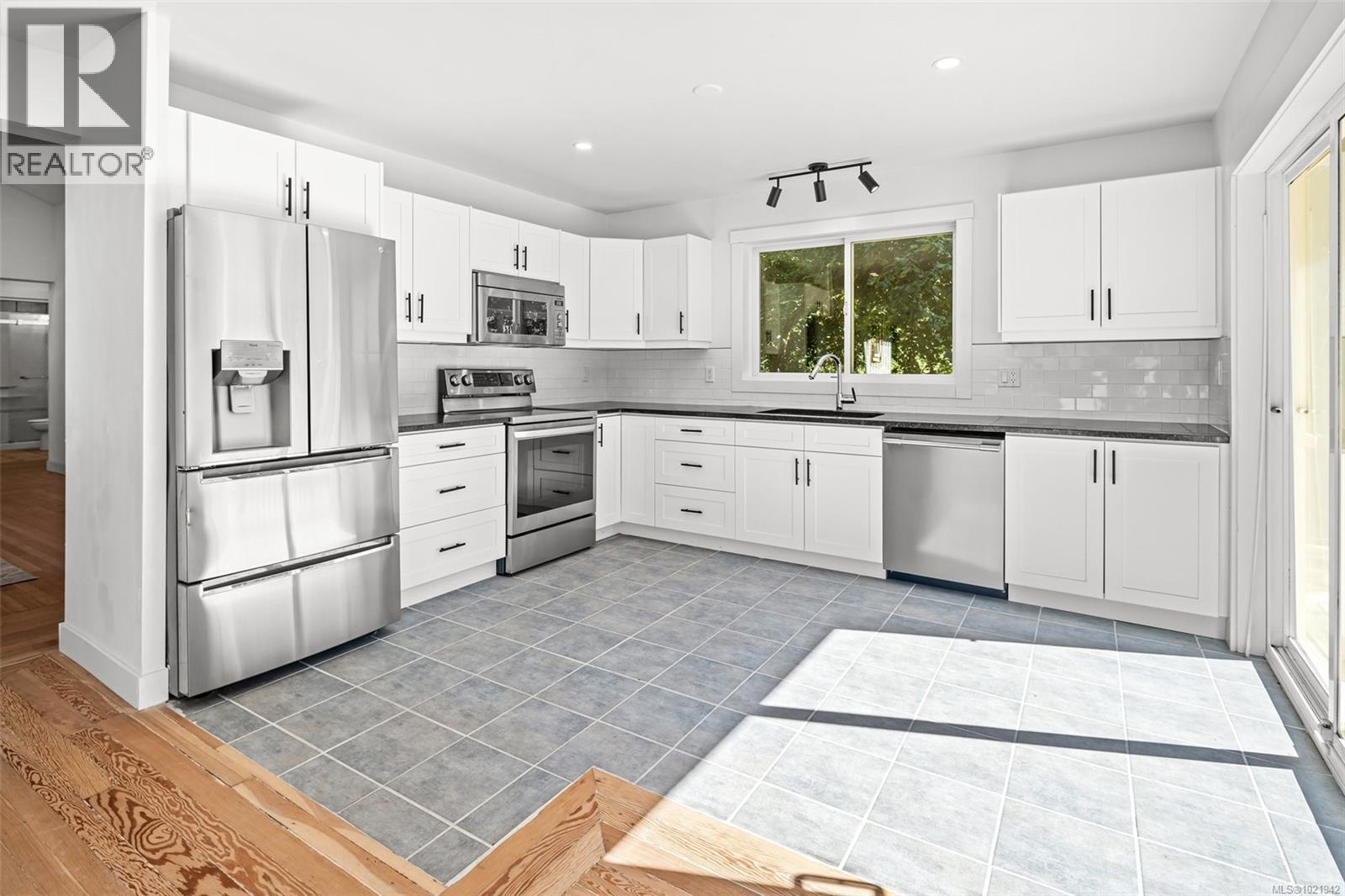 1811 Silver mine Rd, Shawnigan Lake