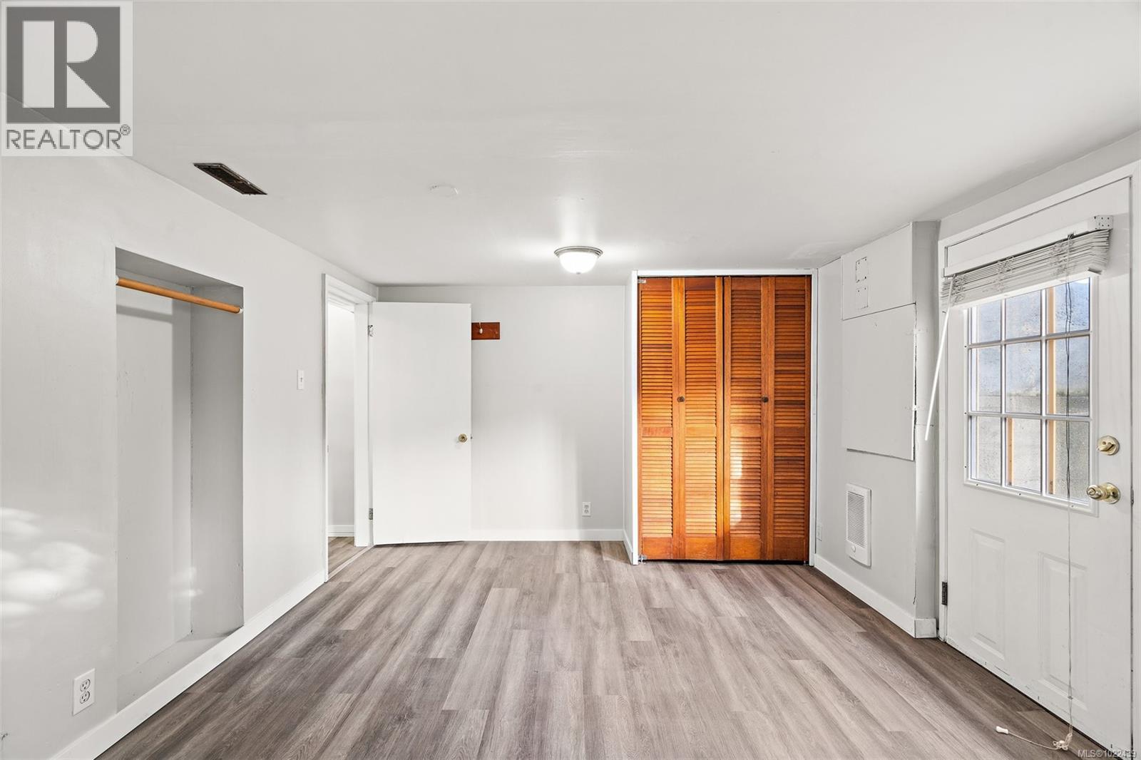 3020 3022 Donald St, Saanich