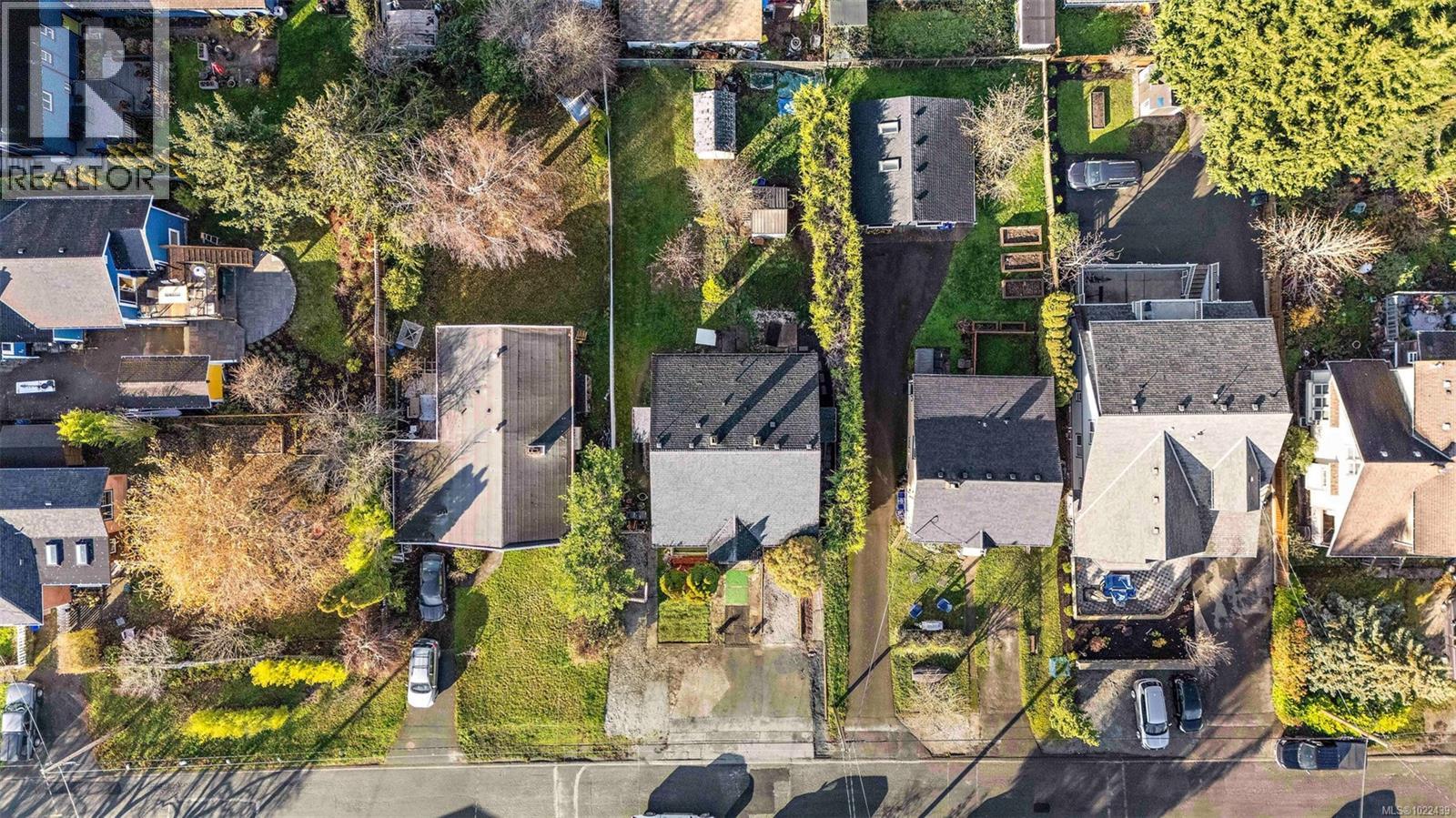 3020 3022 Donald St, Saanich