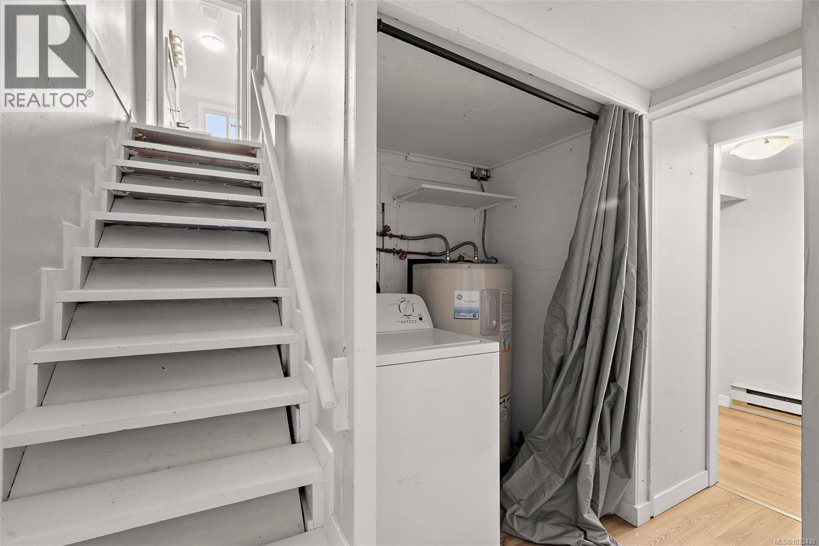 3020 3022 Donald St, Saanich