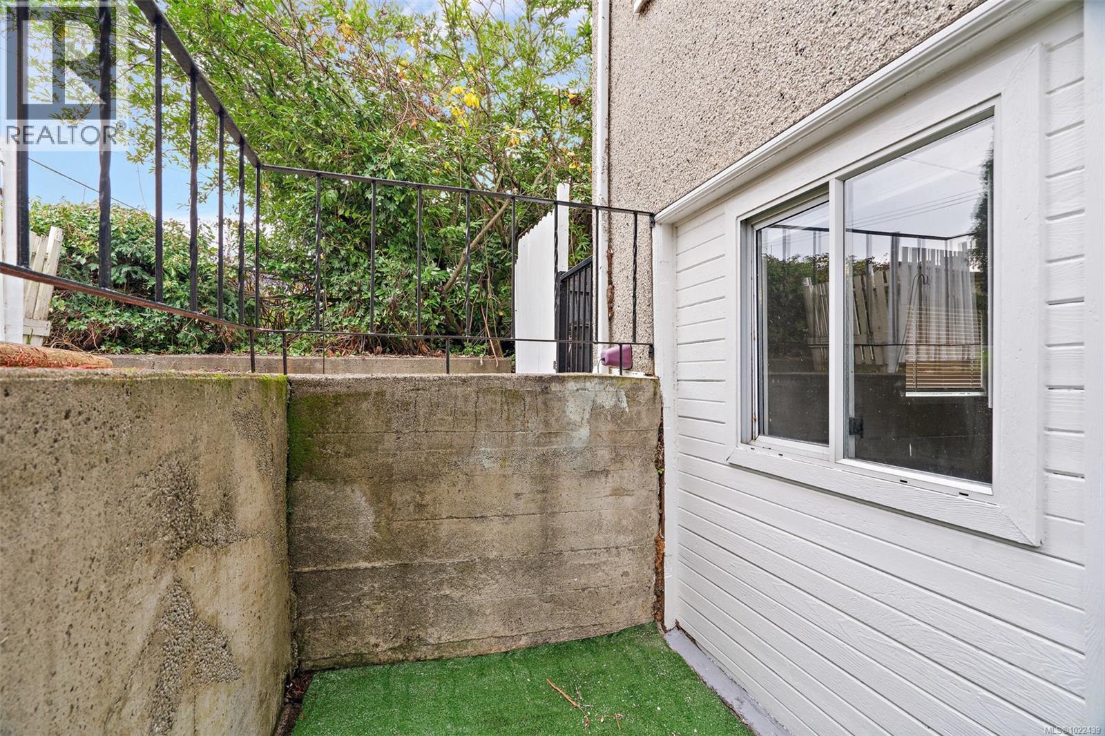 3020 3022 Donald St, Saanich