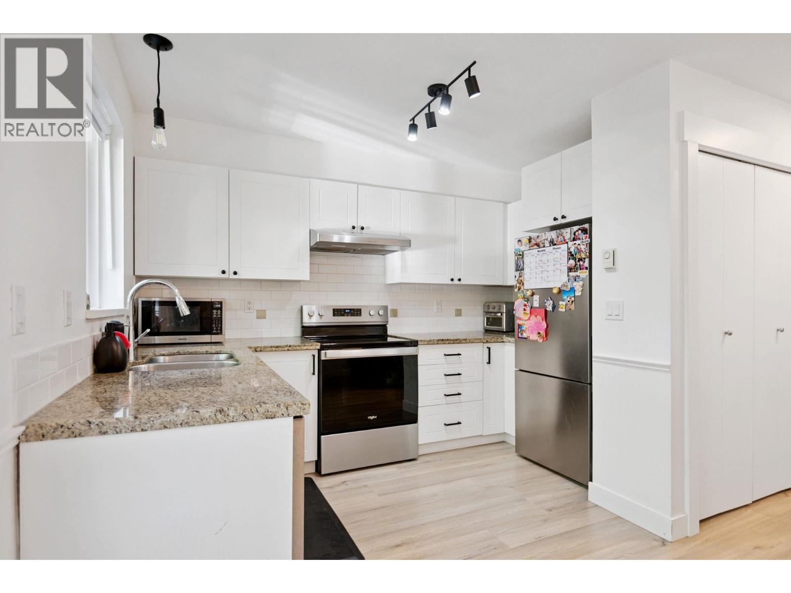 6689 PRENTER STREET, Burnaby