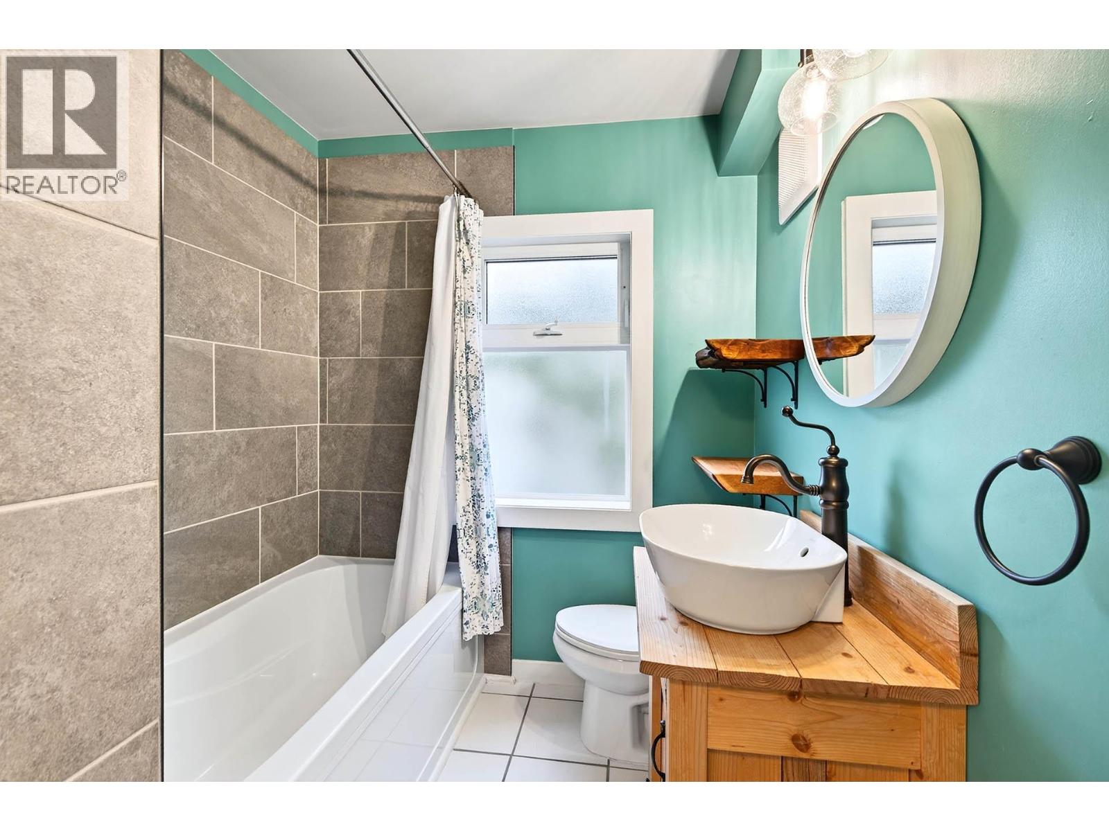 936 NICOLA STREET - 16