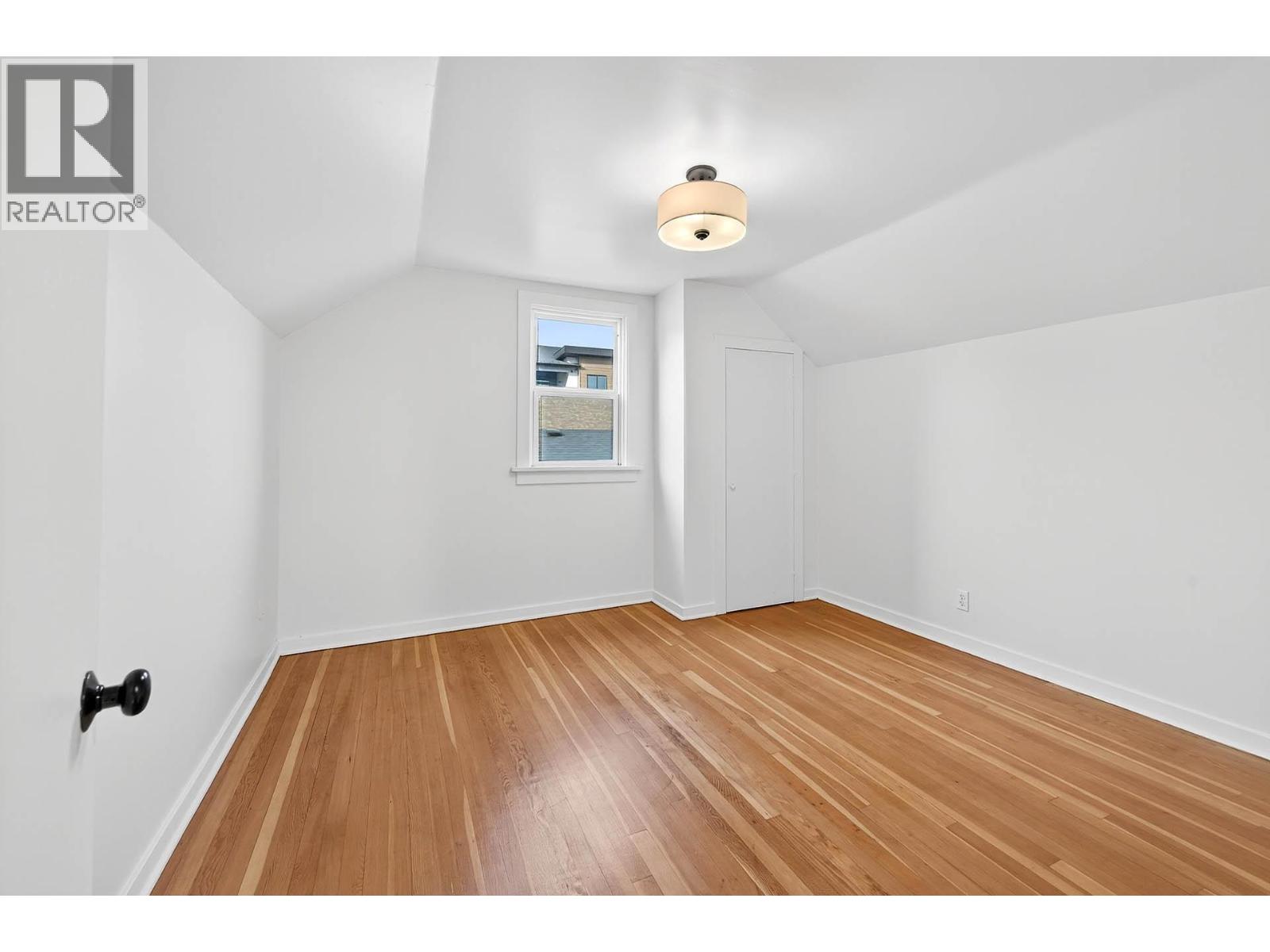 936 NICOLA STREET - 25